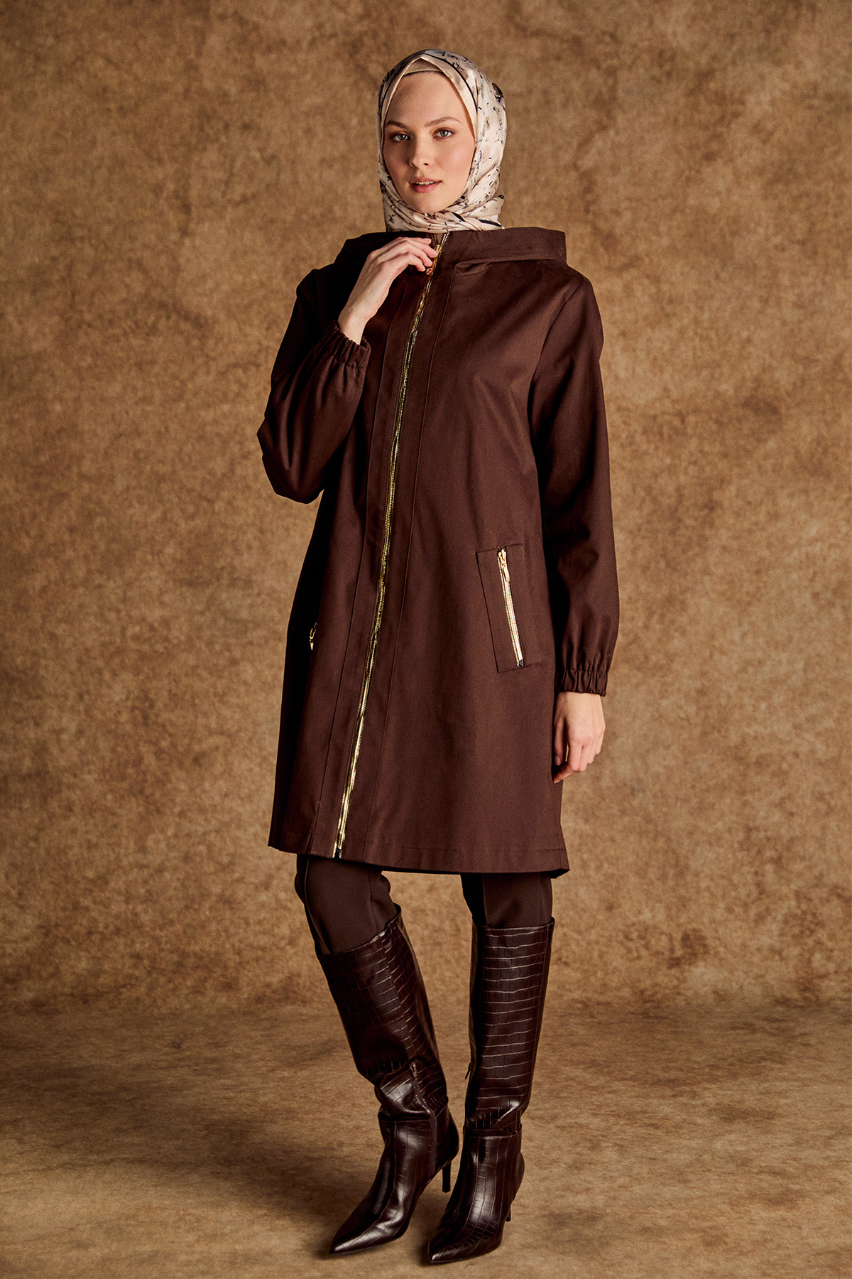 Taş Detaylı Kapüşonlu Pamuk Kap