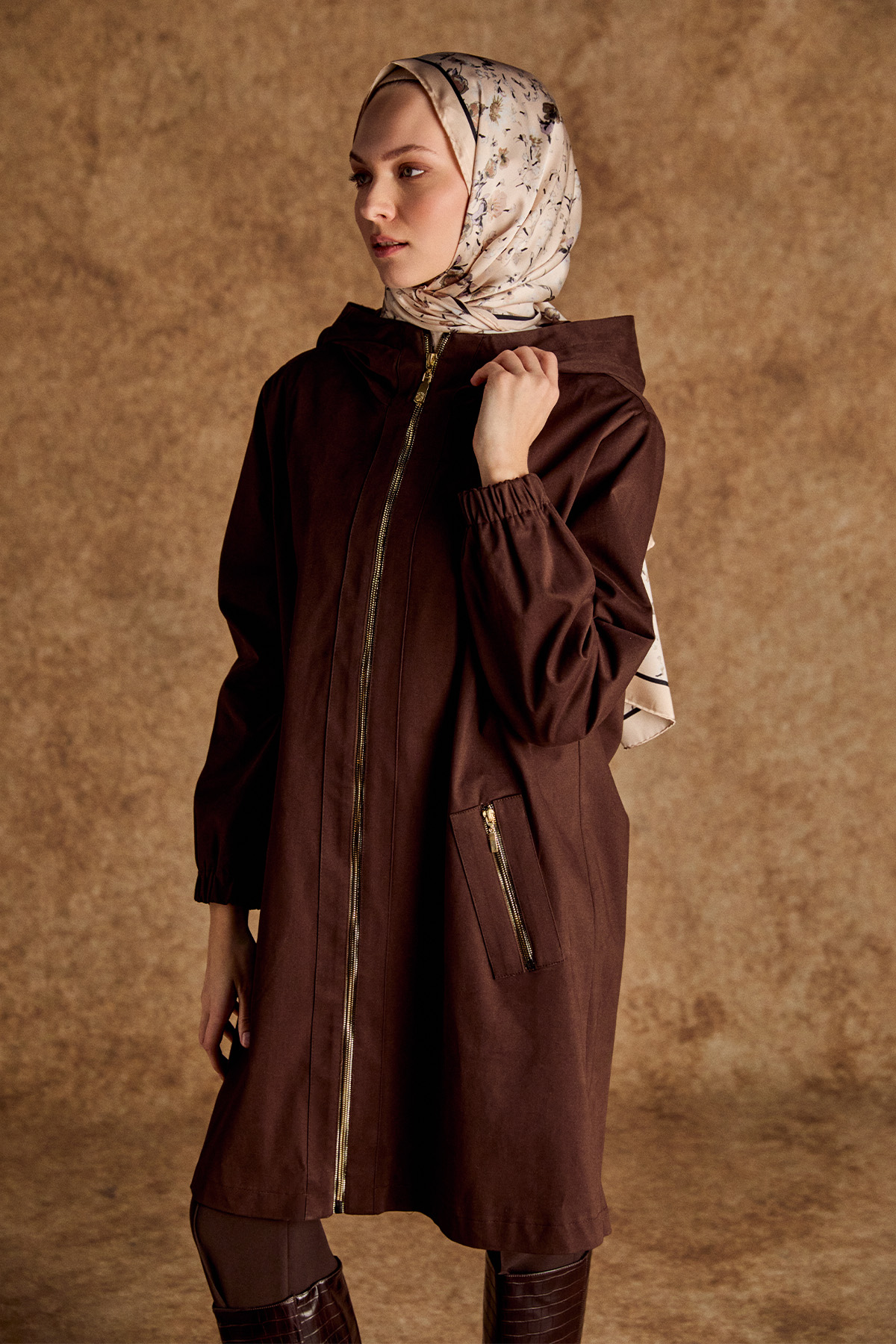 Taş Detaylı Kapüşonlu Pamuk Kap