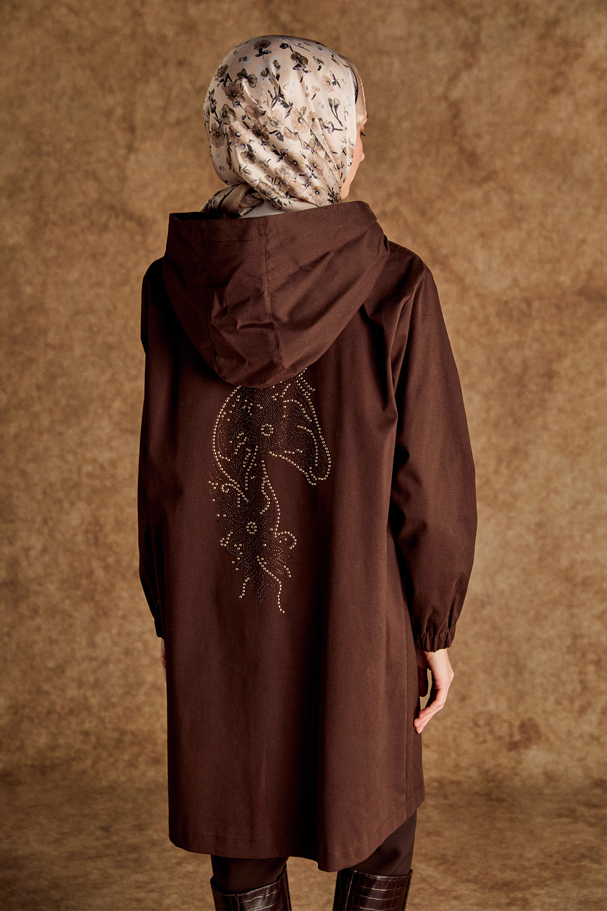 Taş Detaylı Kapüşonlu Pamuk Kap