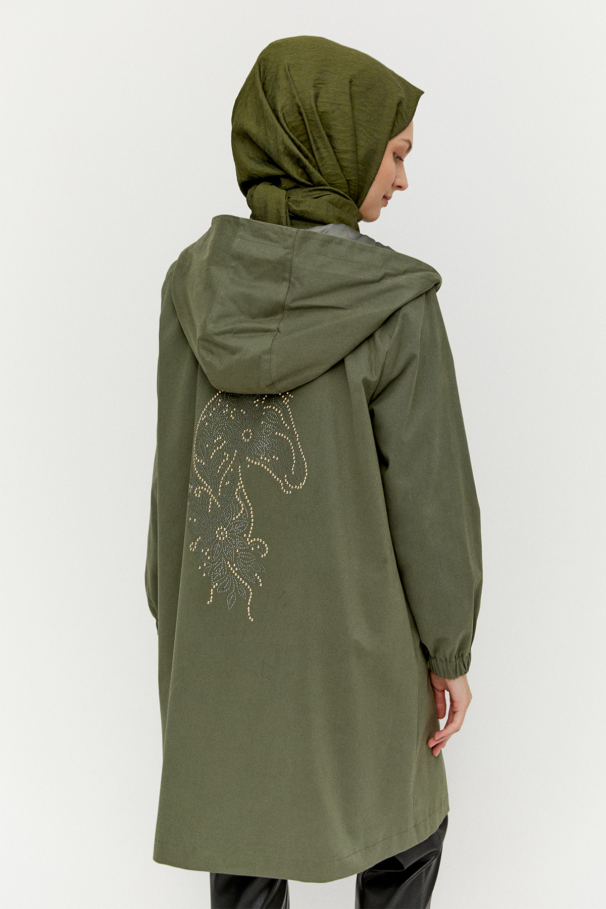 Taş Detaylı Kapüşonlu Pamuk Kap