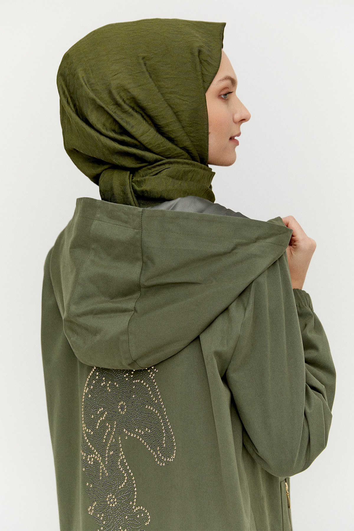 Taş Detaylı Kapüşonlu Pamuk Kap