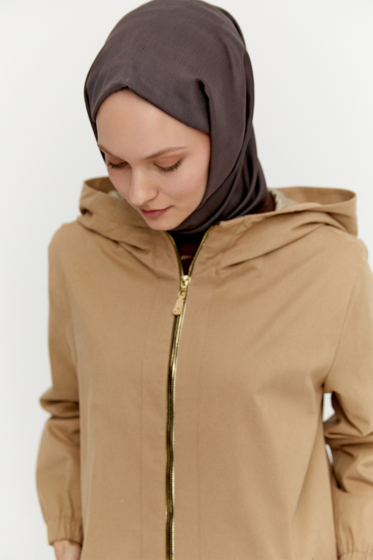 Taş Detaylı Kapüşonlu Pamuk Kap