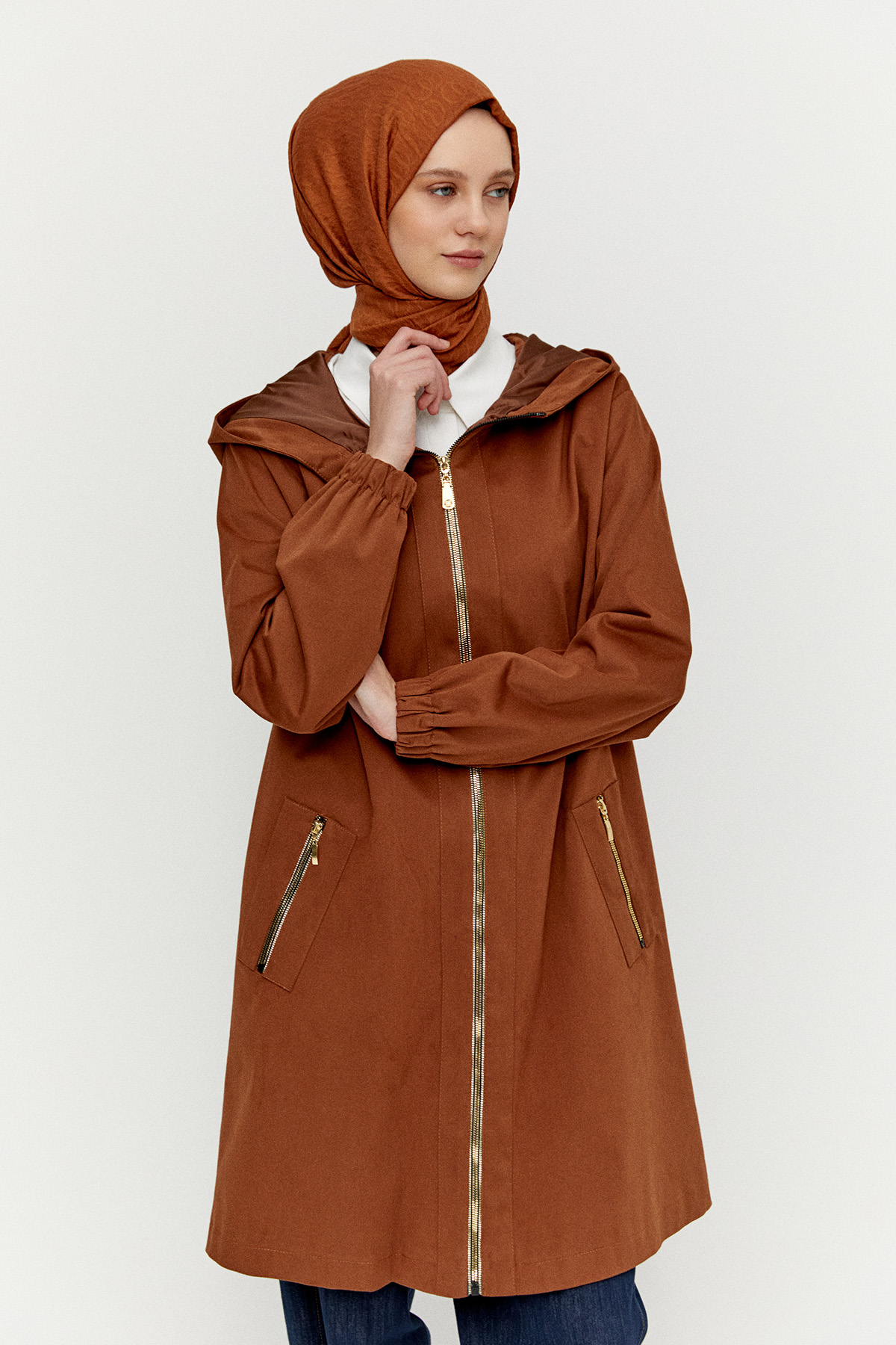 Taş Detaylı Kapüşonlu Pamuk Kap