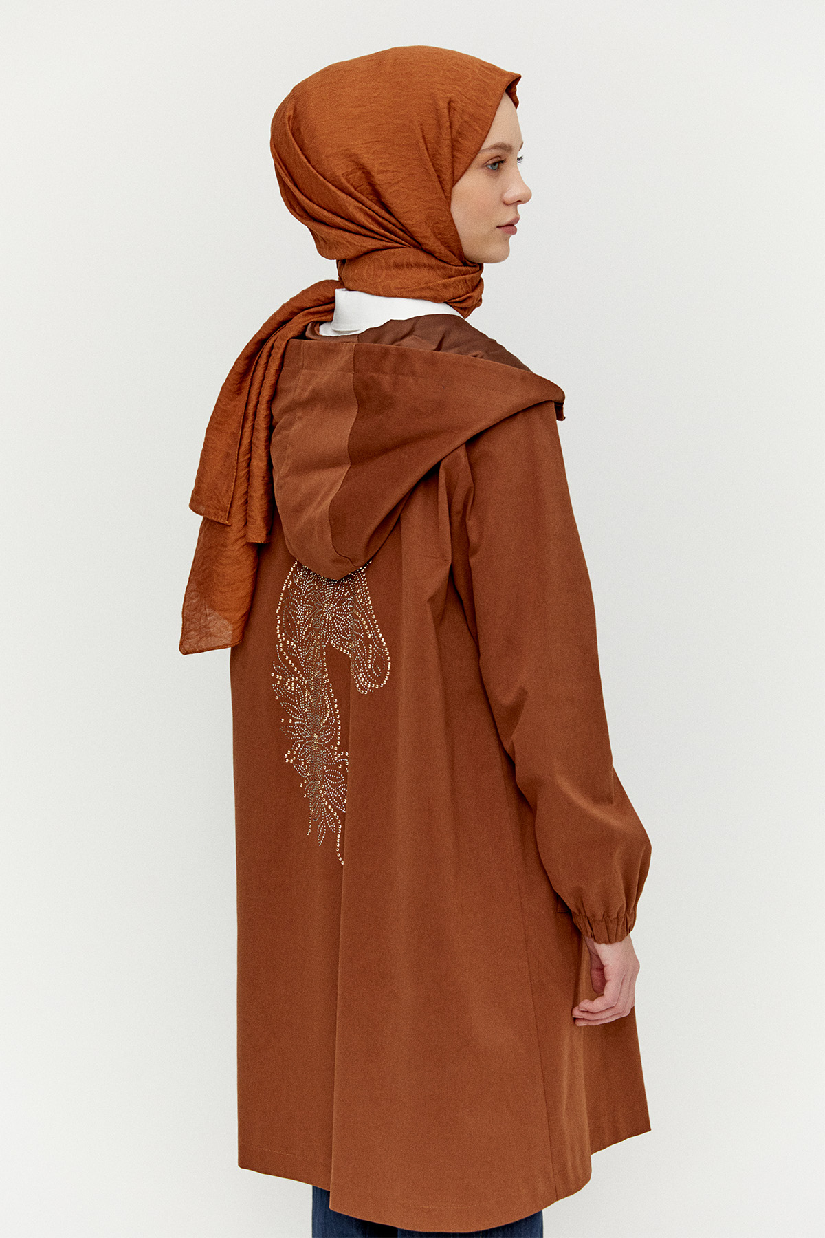 Taş Detaylı Kapüşonlu Pamuk Kap