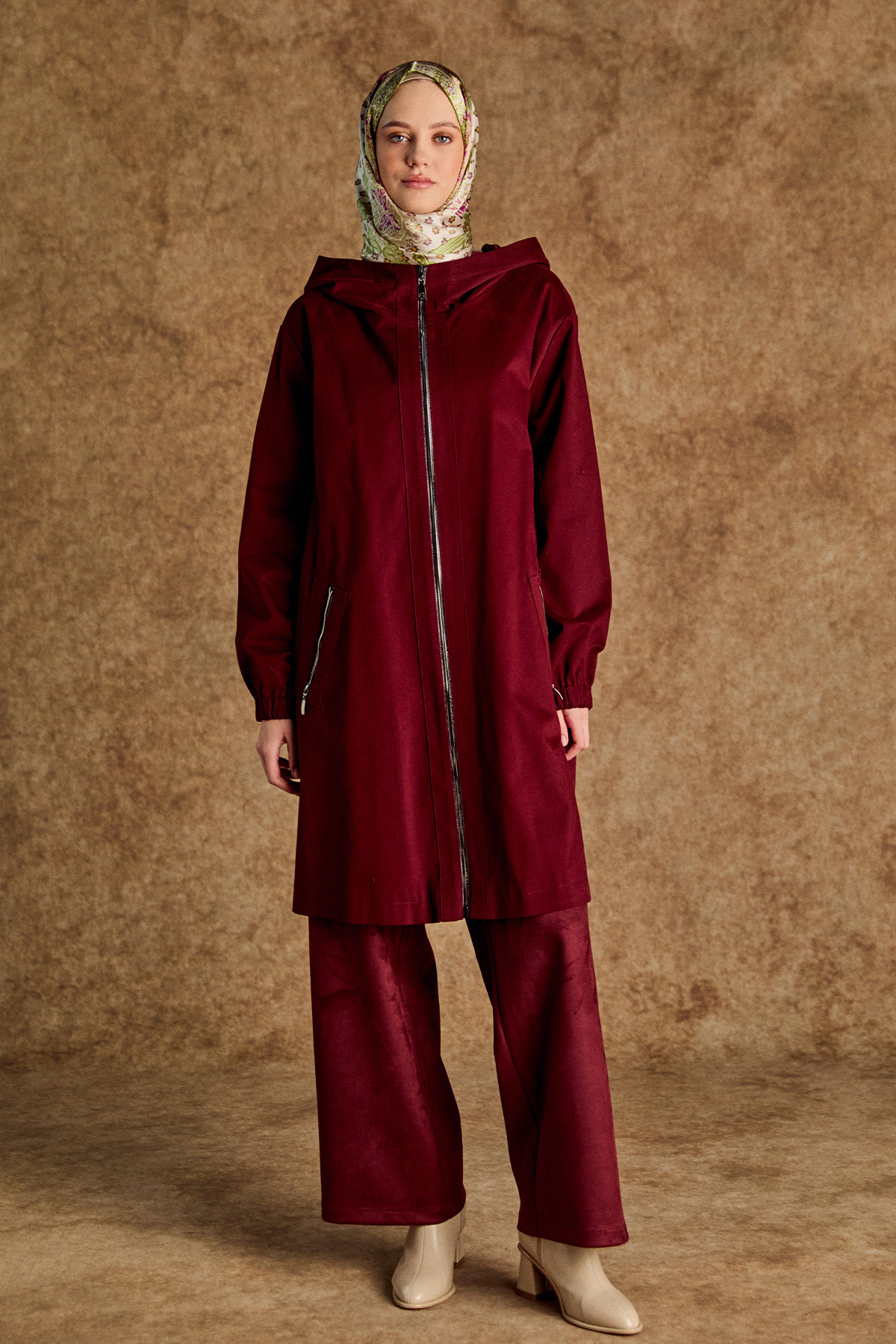 Taş Detaylı Kapüşonlu Pamuk Kap