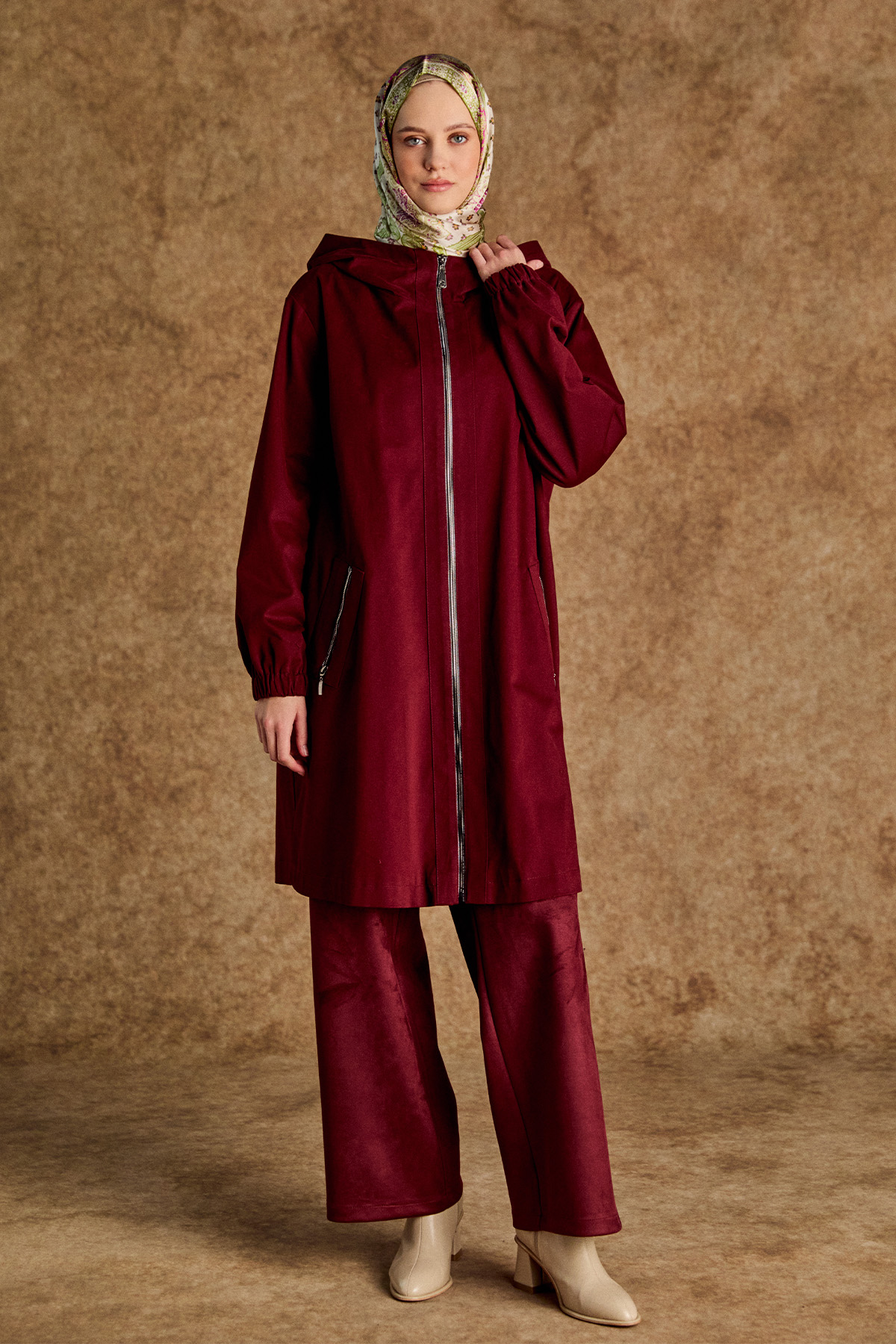 Taş Detaylı Kapüşonlu Pamuk Kap