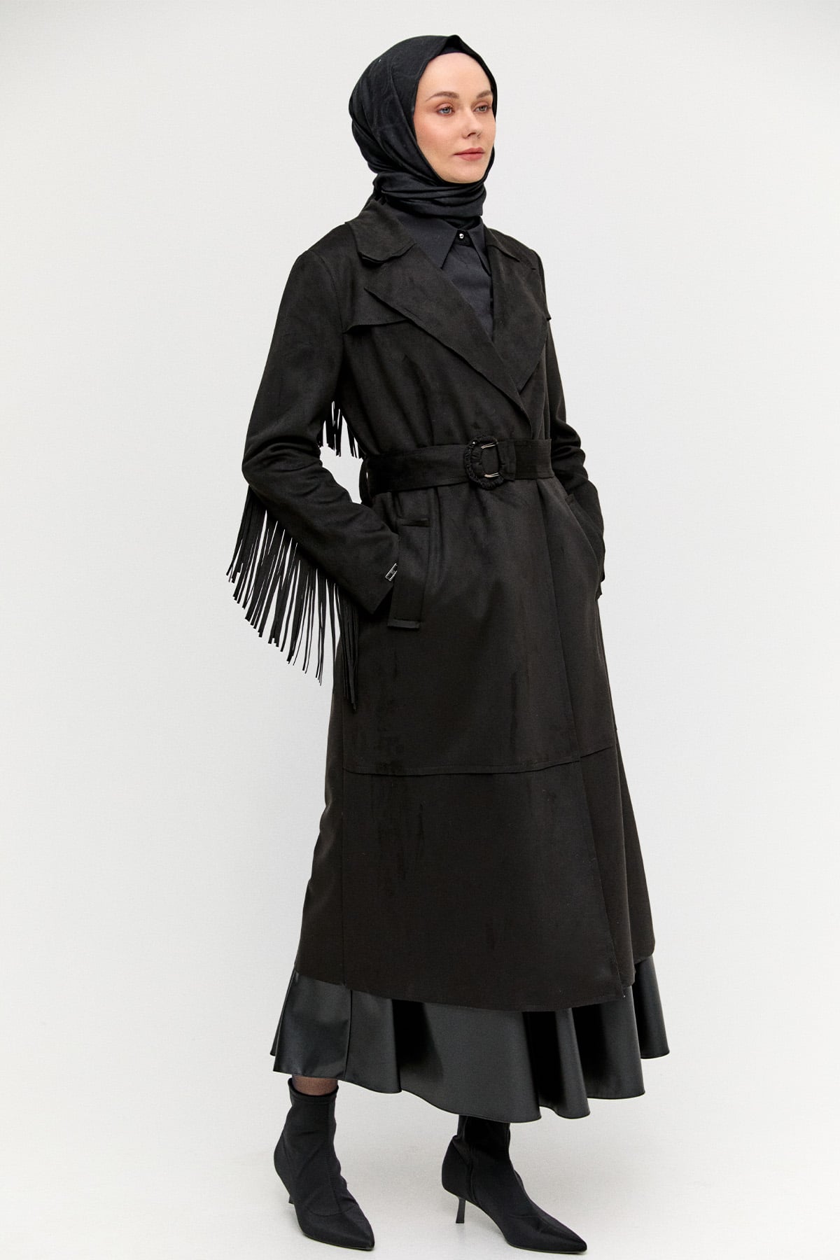 Püskül Detaylı Süet Dokulu Kap, Tesettür Giyim