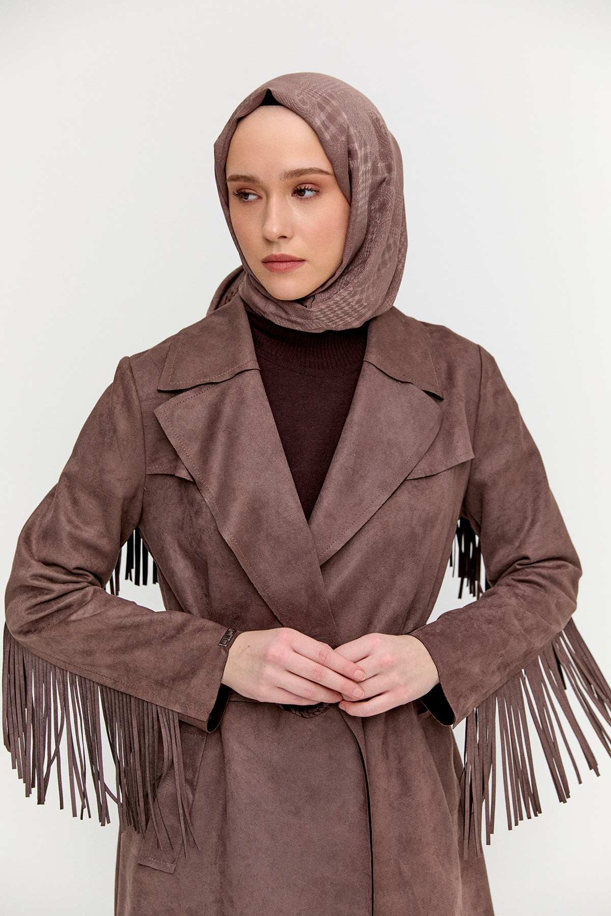 Püskül Detaylı Süet Dokulu Kap, Tesettür Giyim