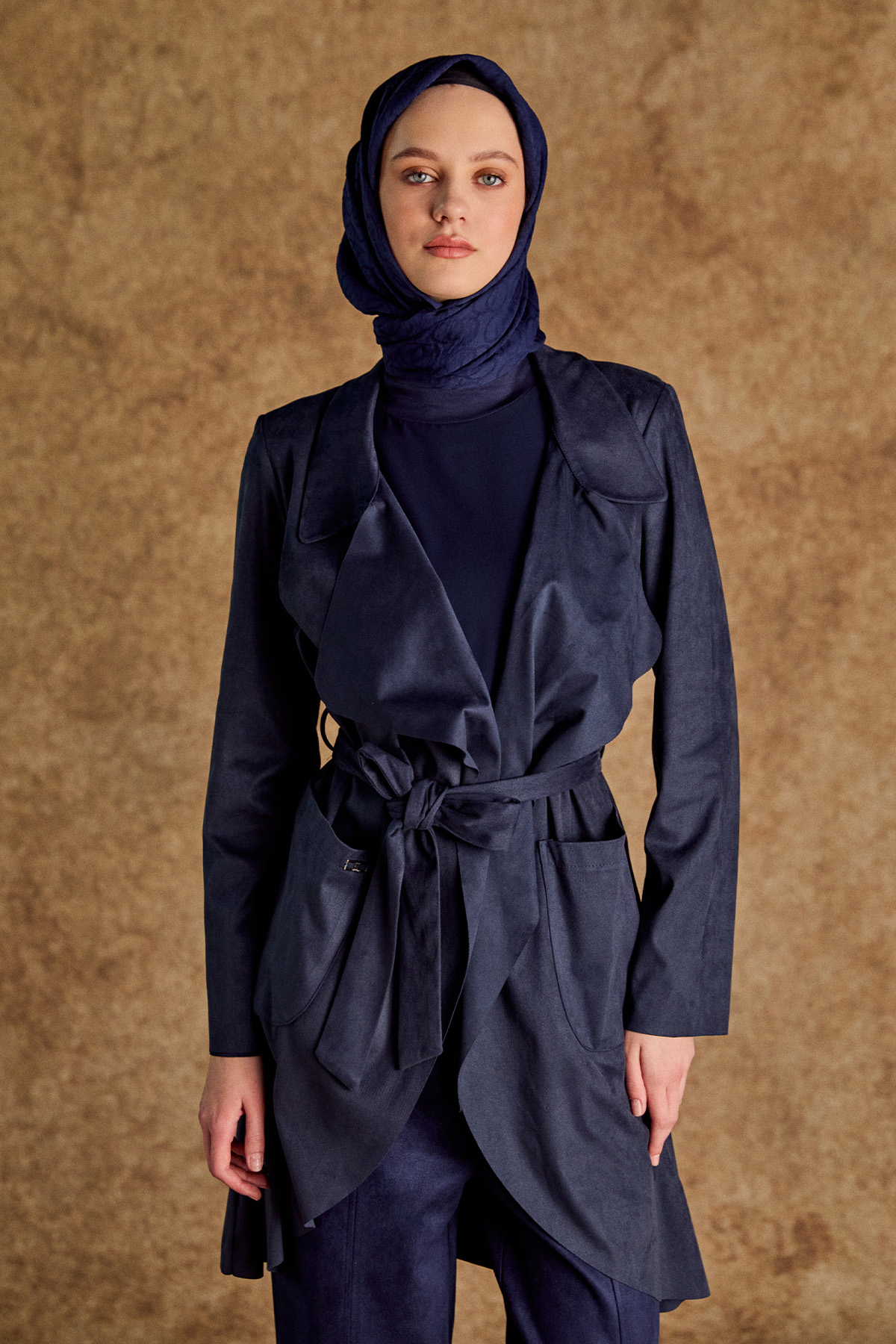 Ceket Yakalı Süet Görünümlü Kap