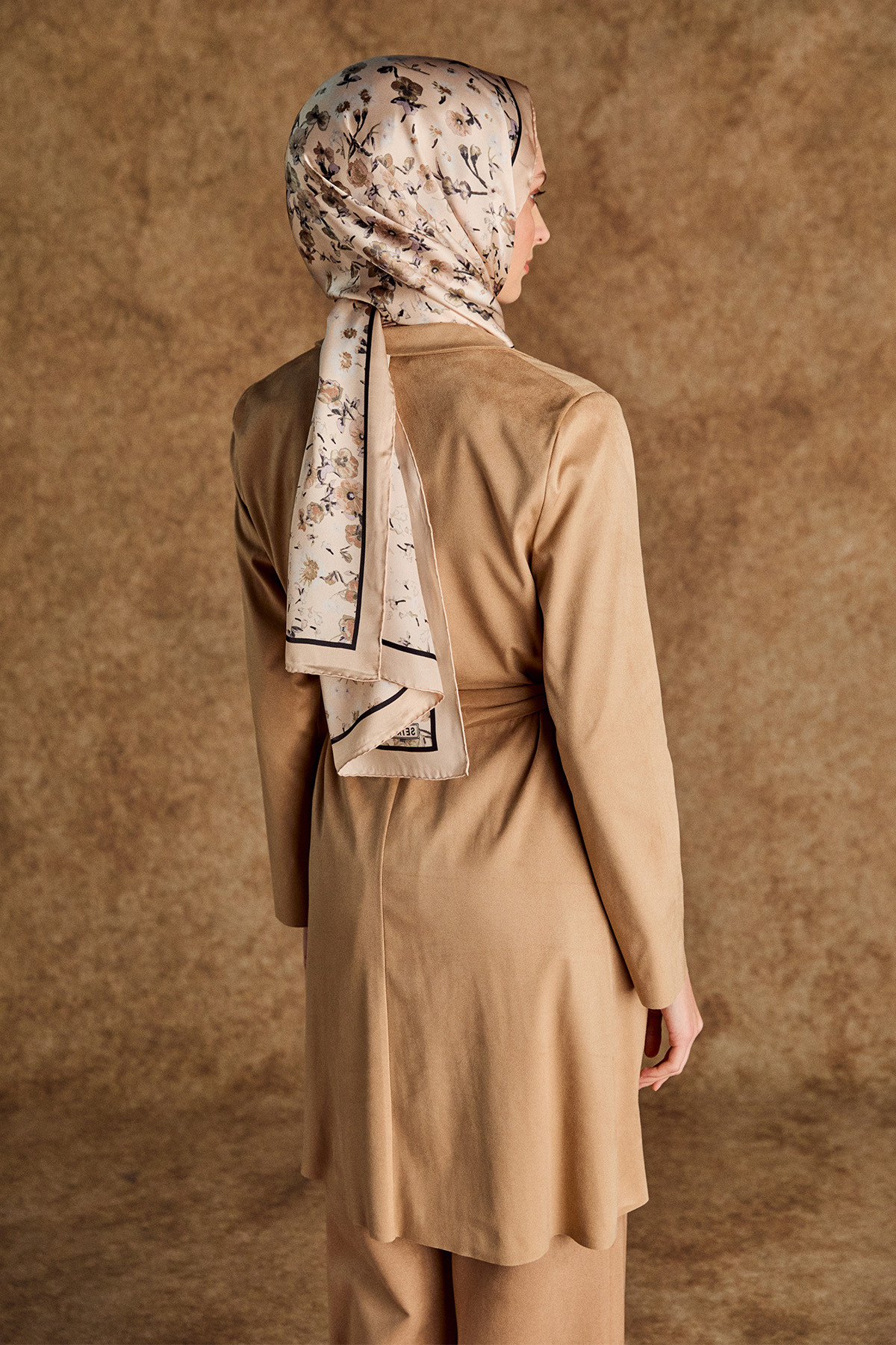 Ceket Yakalı Süet Görünümlü Kap