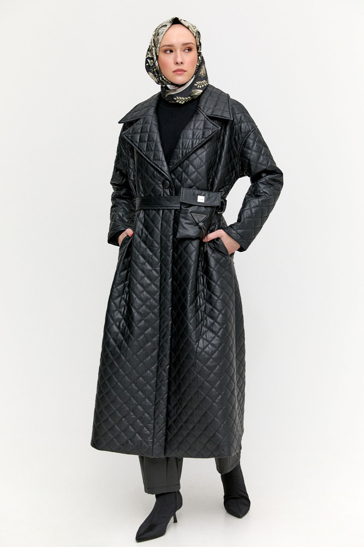 Kemeri Çantalı Kapitone Kaban, Tesettür Giyim