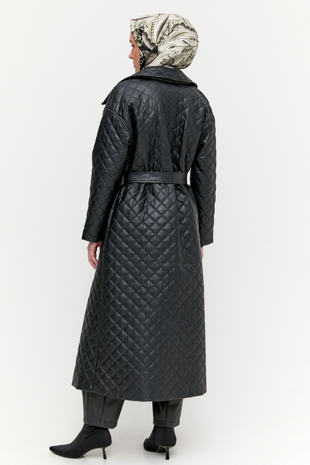 Kemeri Çantalı Kapitone Kaban, Tesettür Giyim