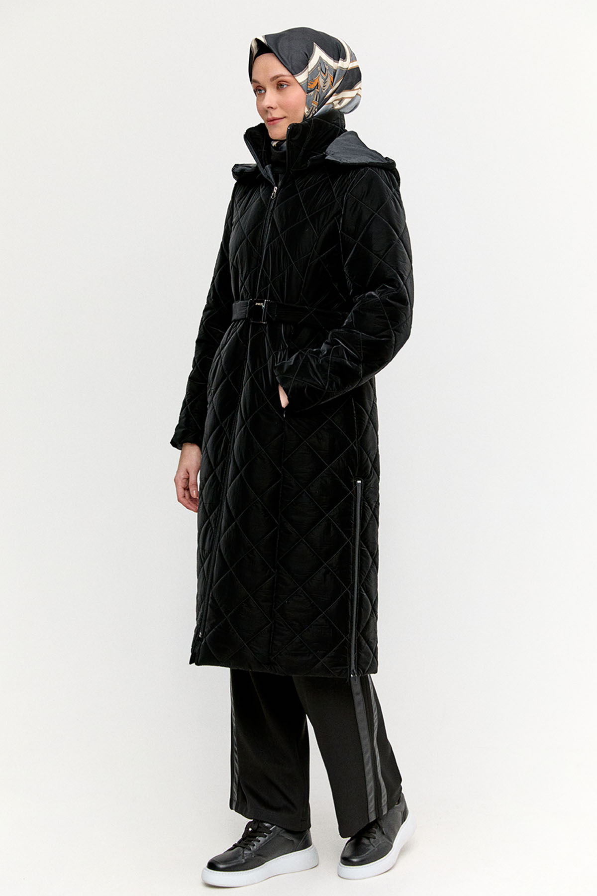 Kapüşonlu Kemerli Kapitone Kaban, Tesettür Giyim