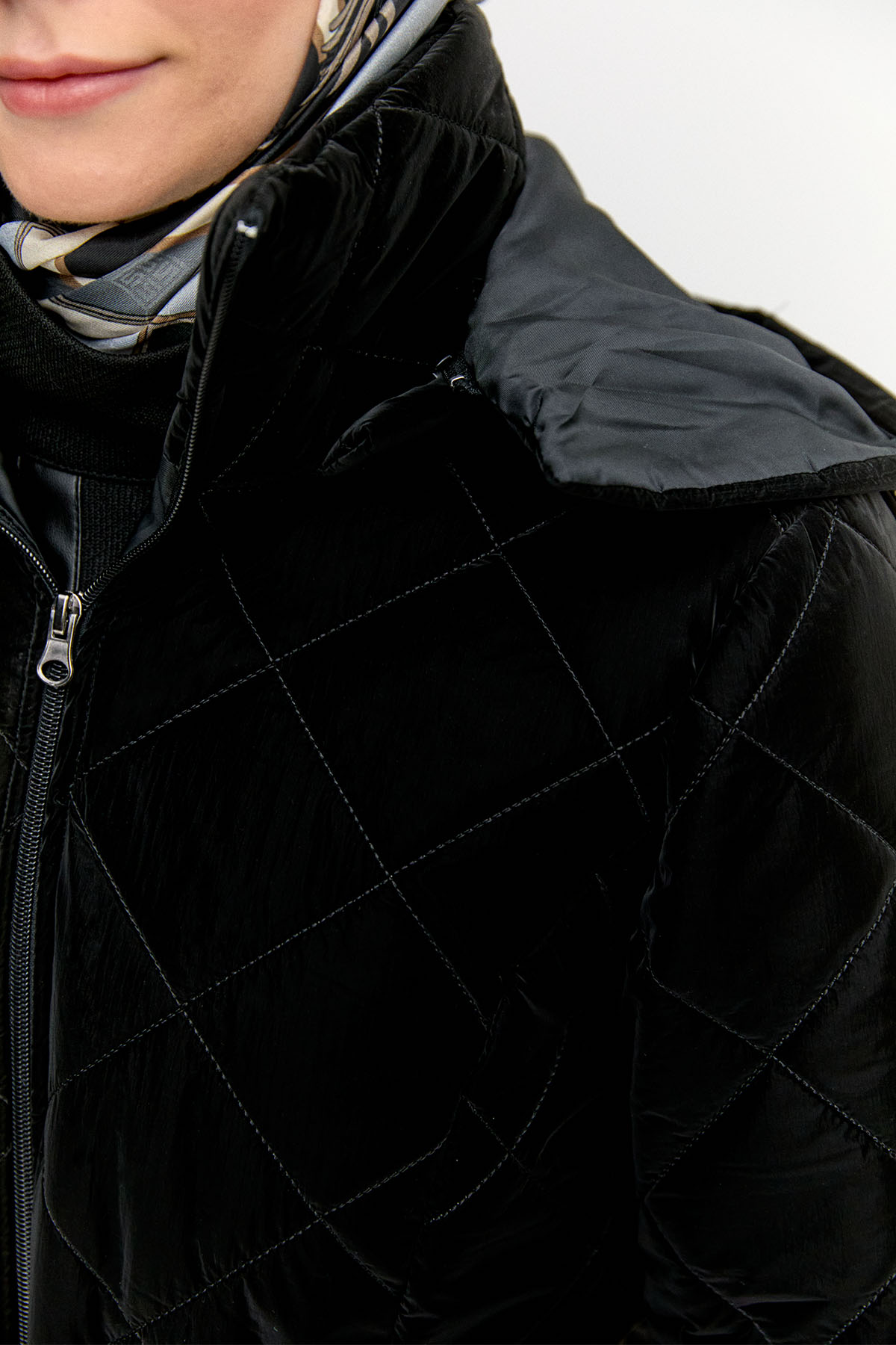 Kapüşonlu Kemerli Kapitone Kaban, Tesettür Giyim