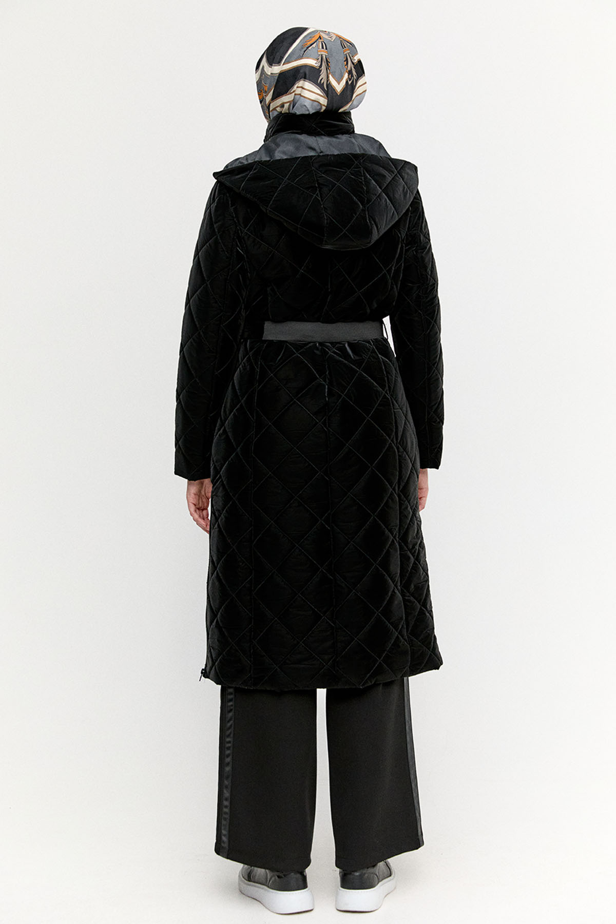 Kapüşonlu Kemerli Kapitone Kaban, Tesettür Giyim