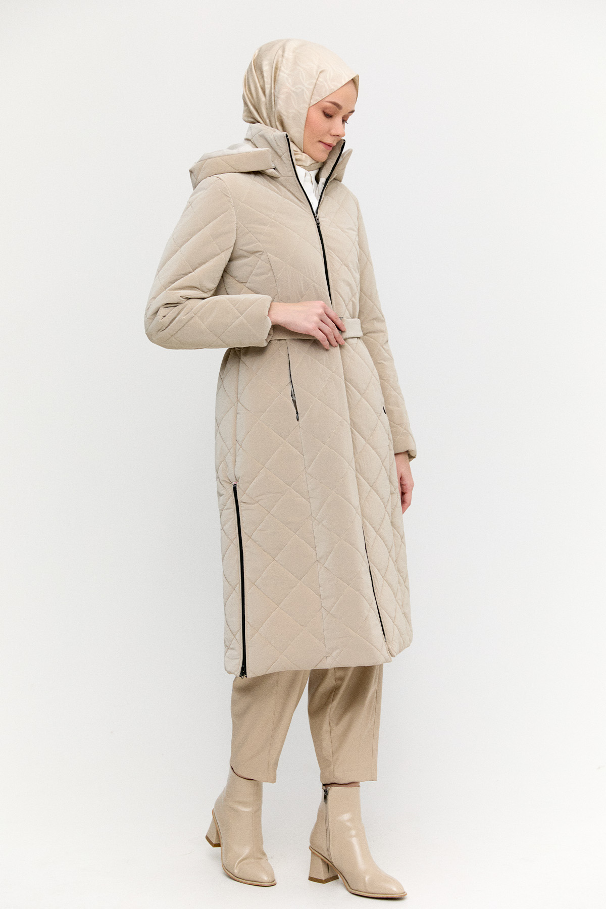 Kapüşonlu Kemerli Kapitone Kaban, Tesettür Giyim