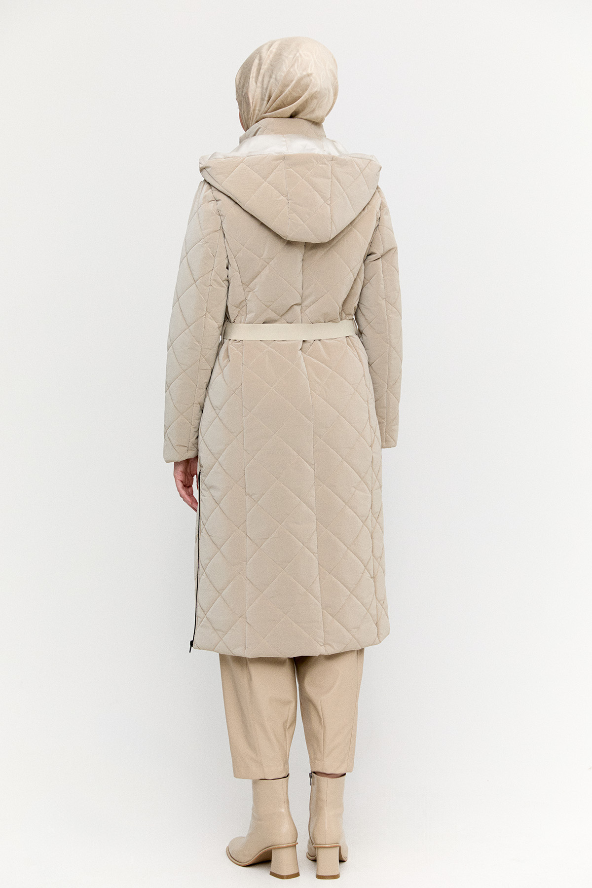 Kapüşonlu Kemerli Kapitone Kaban, Tesettür Giyim