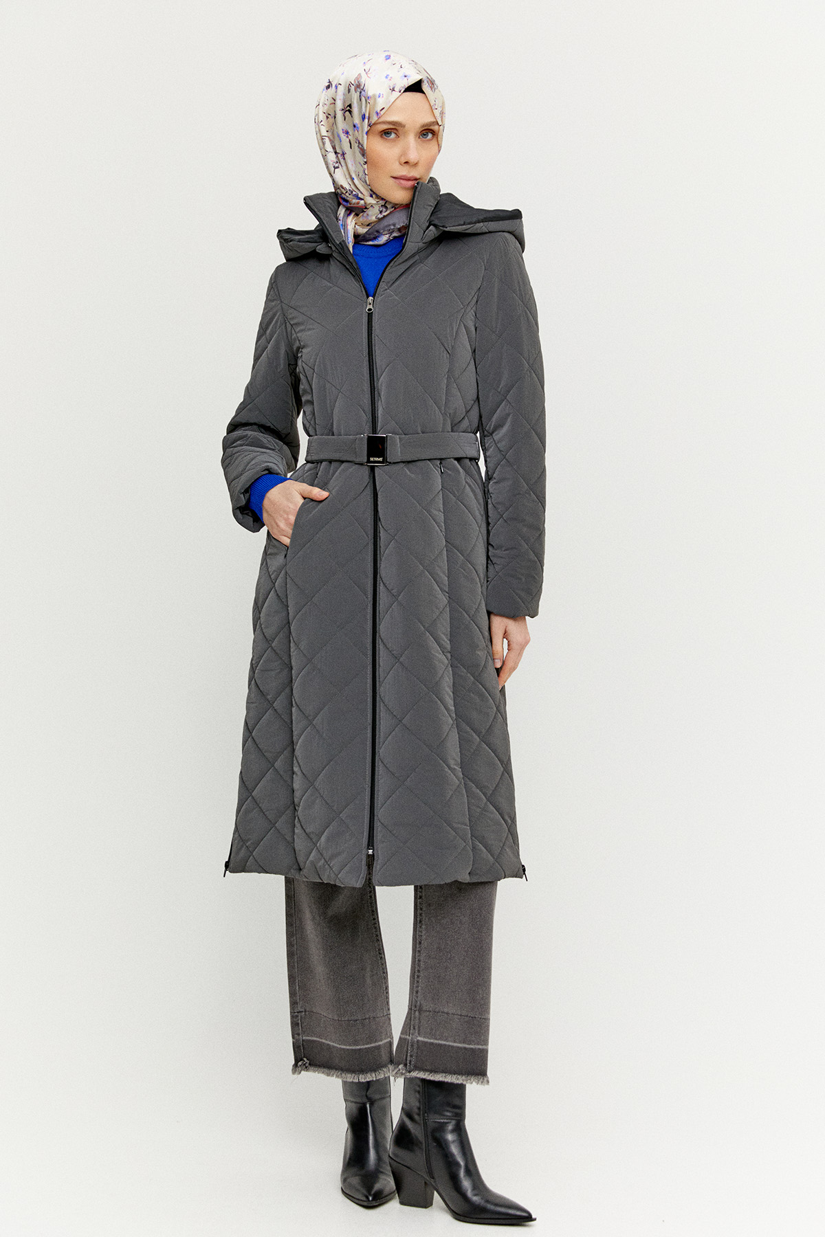 Kapüşonlu Kemerli Kapitone Kaban, Tesettür Giyim