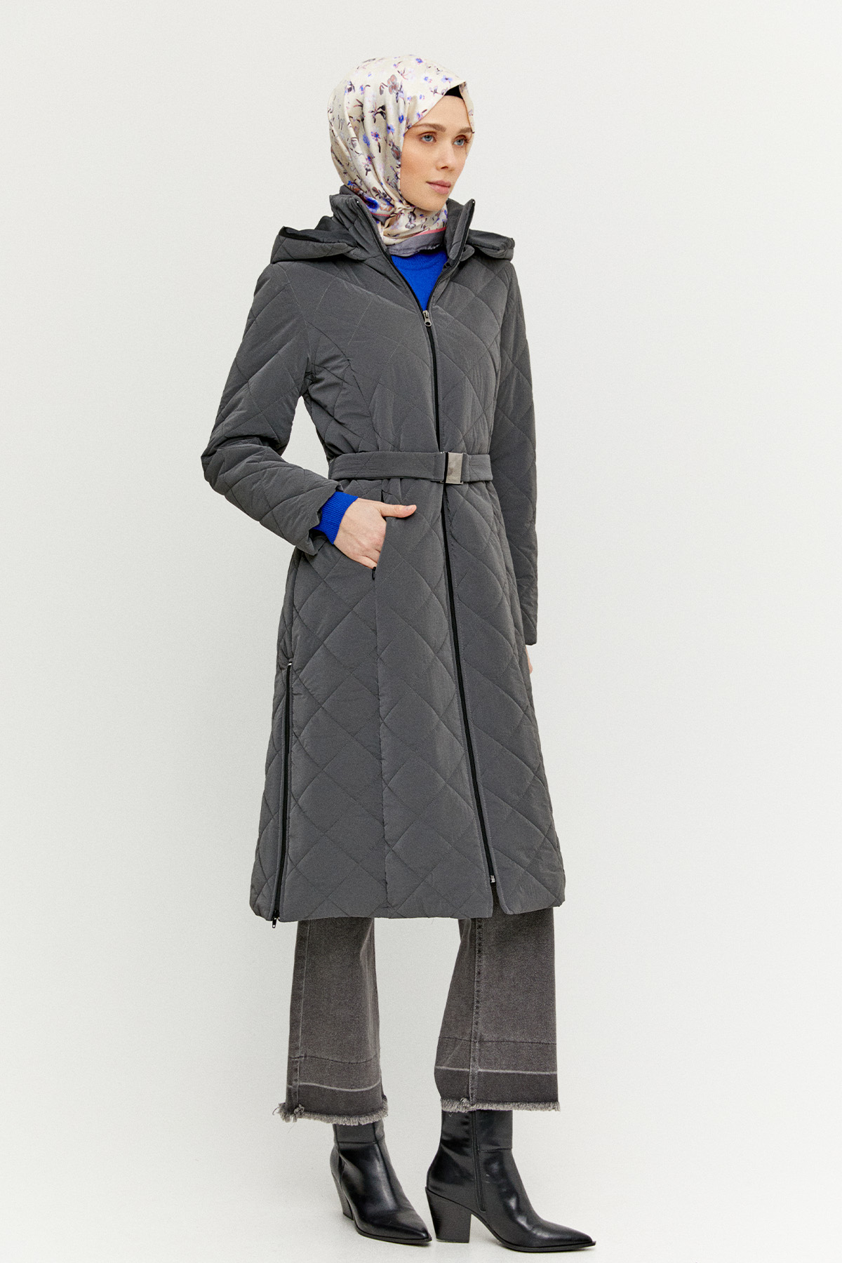 Kapüşonlu Kemerli Kapitone Kaban, Tesettür Giyim