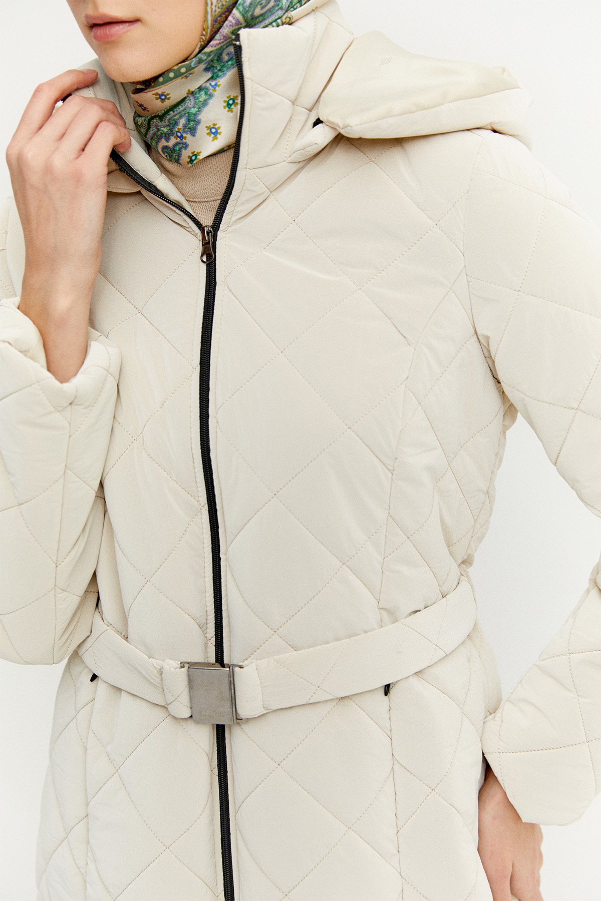 Kapüşonlu Kemerli Kapitone Kaban, Tesettür Giyim