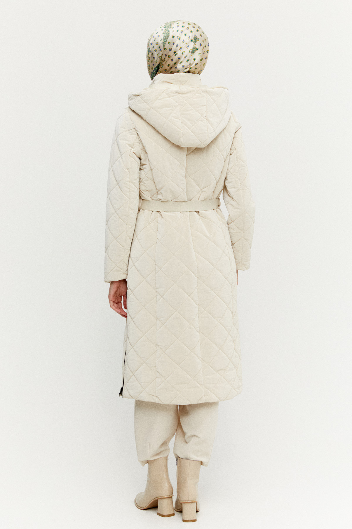 Kapüşonlu Kemerli Kapitone Kaban, Tesettür Giyim