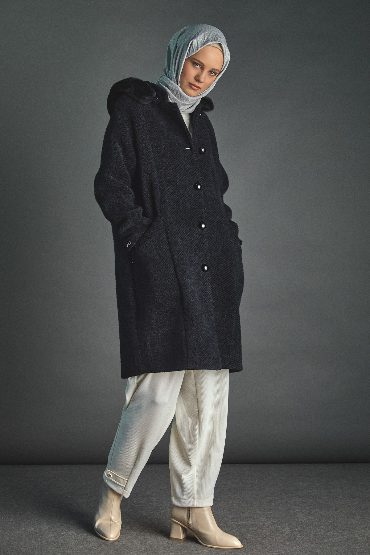 Çıkarılabilir Kapüşonu Kürklü Kaban