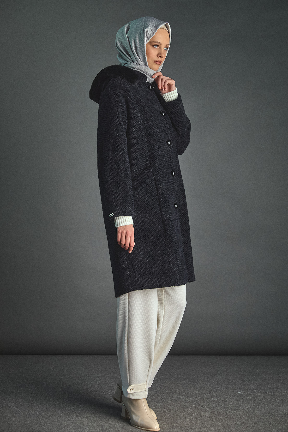 Çıkarılabilir Kapüşonu Kürklü Kaban