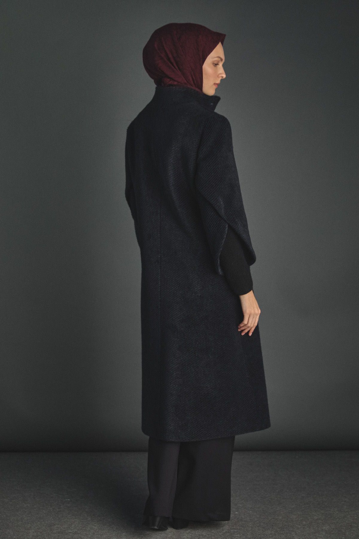 Yüksek Yakalı Lale Kol Ribanalı Kaban