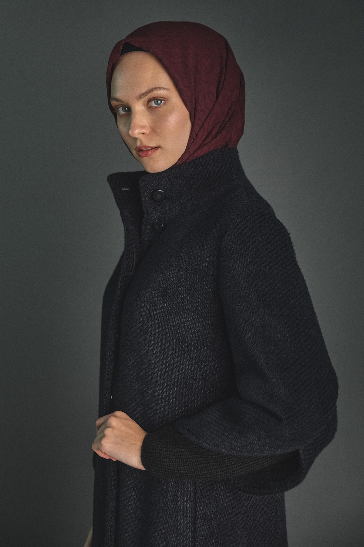 Yüksek Yakalı Lale Kol Ribanalı Kaban