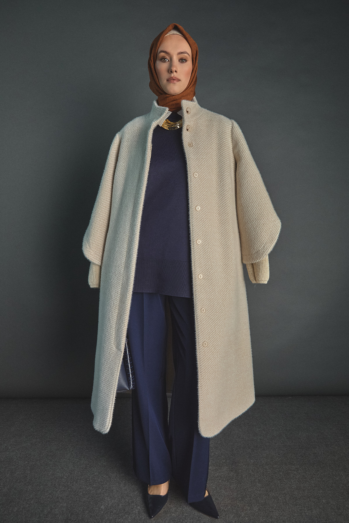 Yüksek Yakalı Lale Kol Ribanalı Kaban