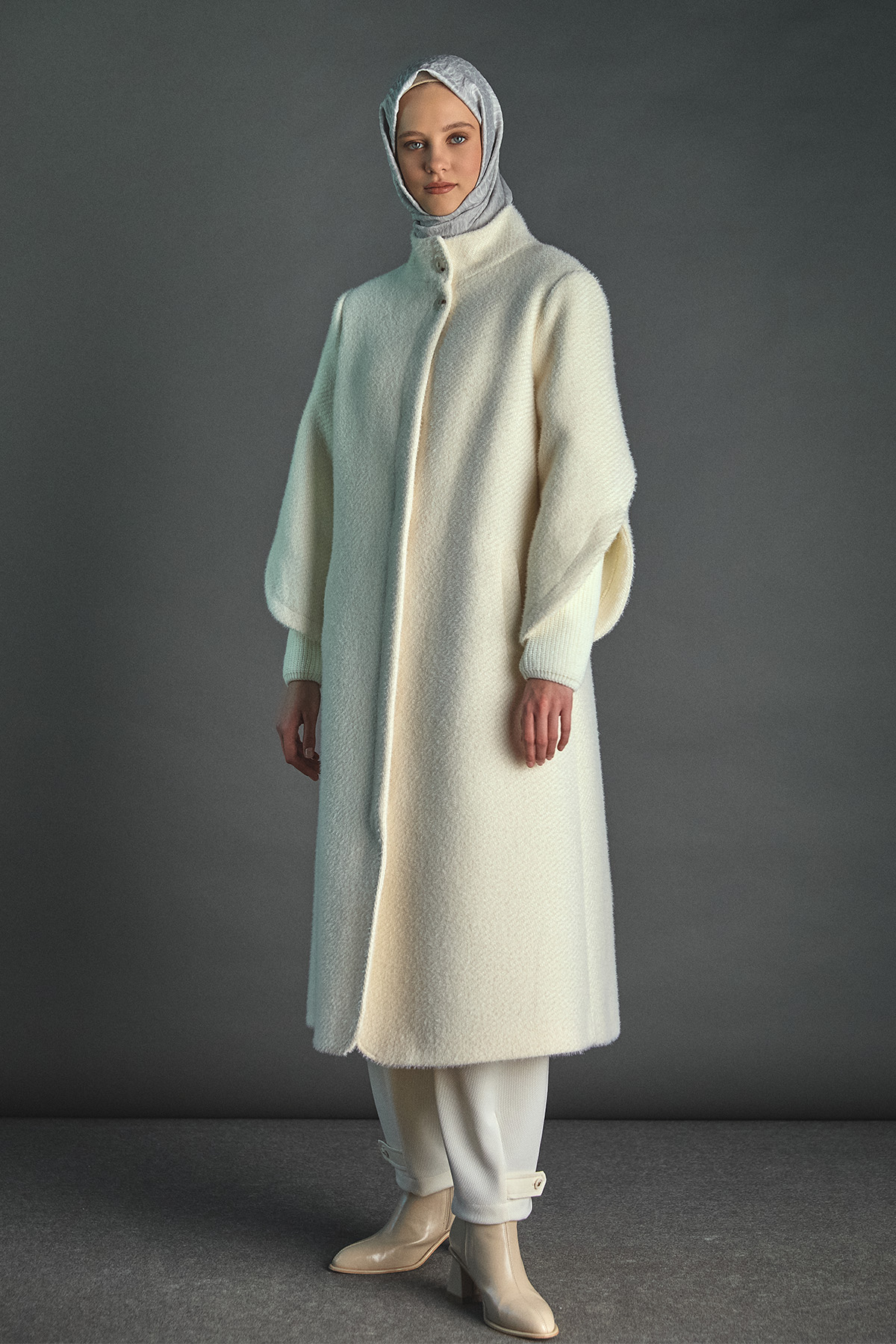 Yüksek Yakalı Lale Kol Ribanalı Kaban