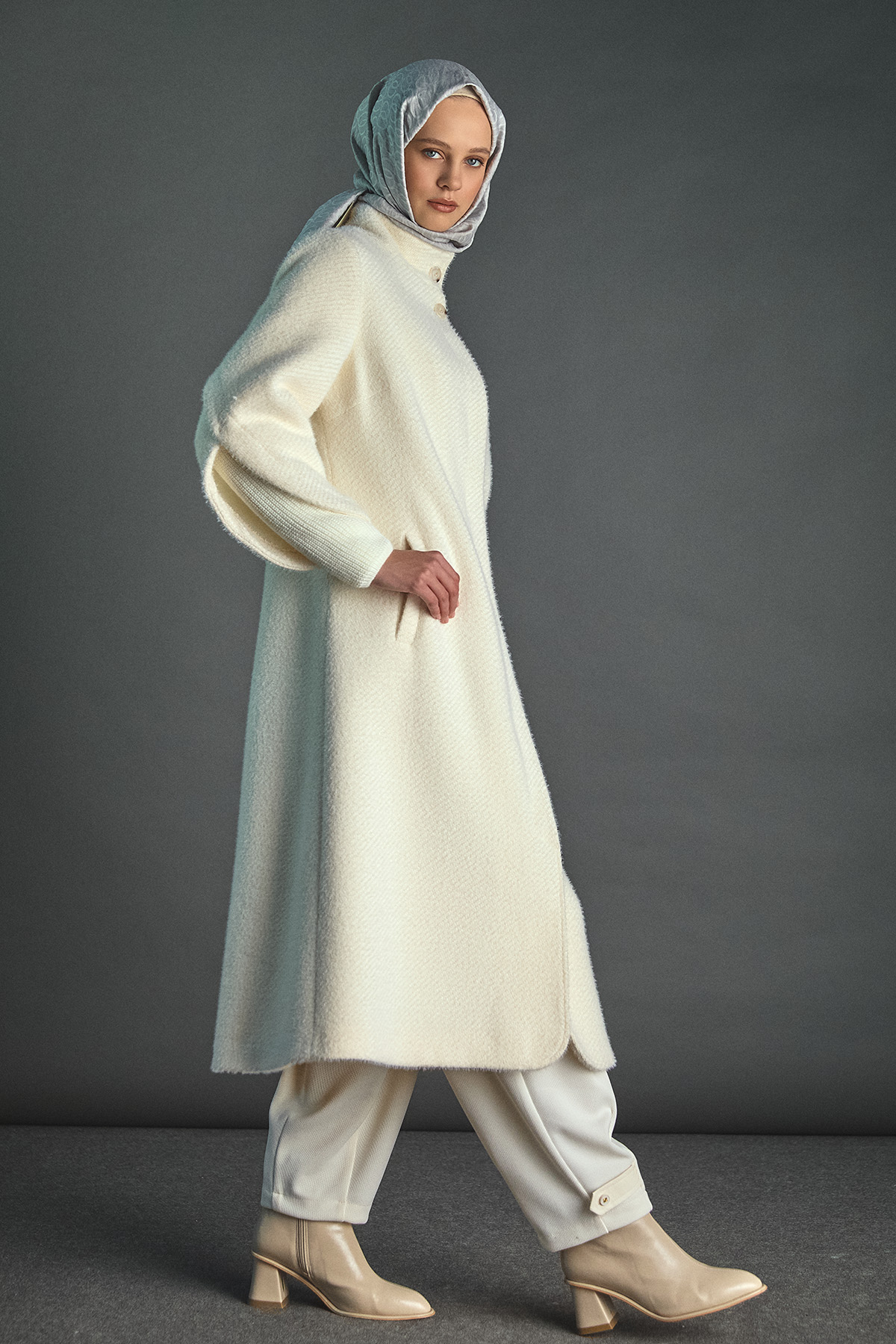 Yüksek Yakalı Lale Kol Ribanalı Kaban