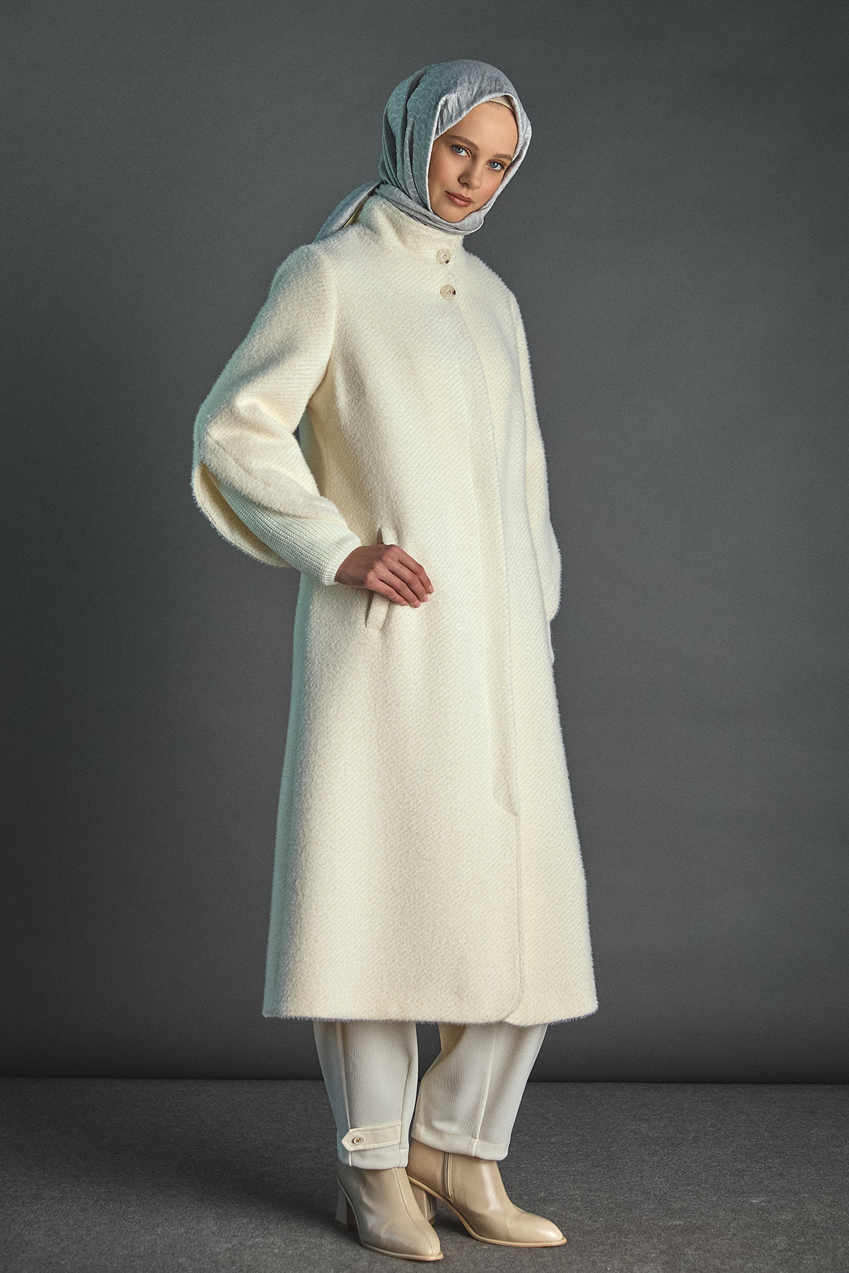 Yüksek Yakalı Lale Kol Ribanalı Kaban