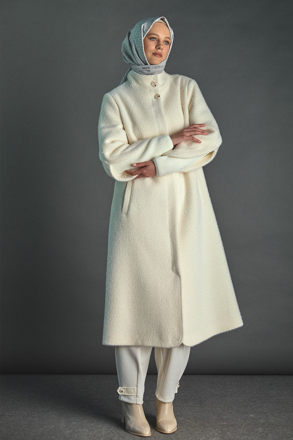 Yüksek Yakalı Lale Kol Ribanalı Kaban