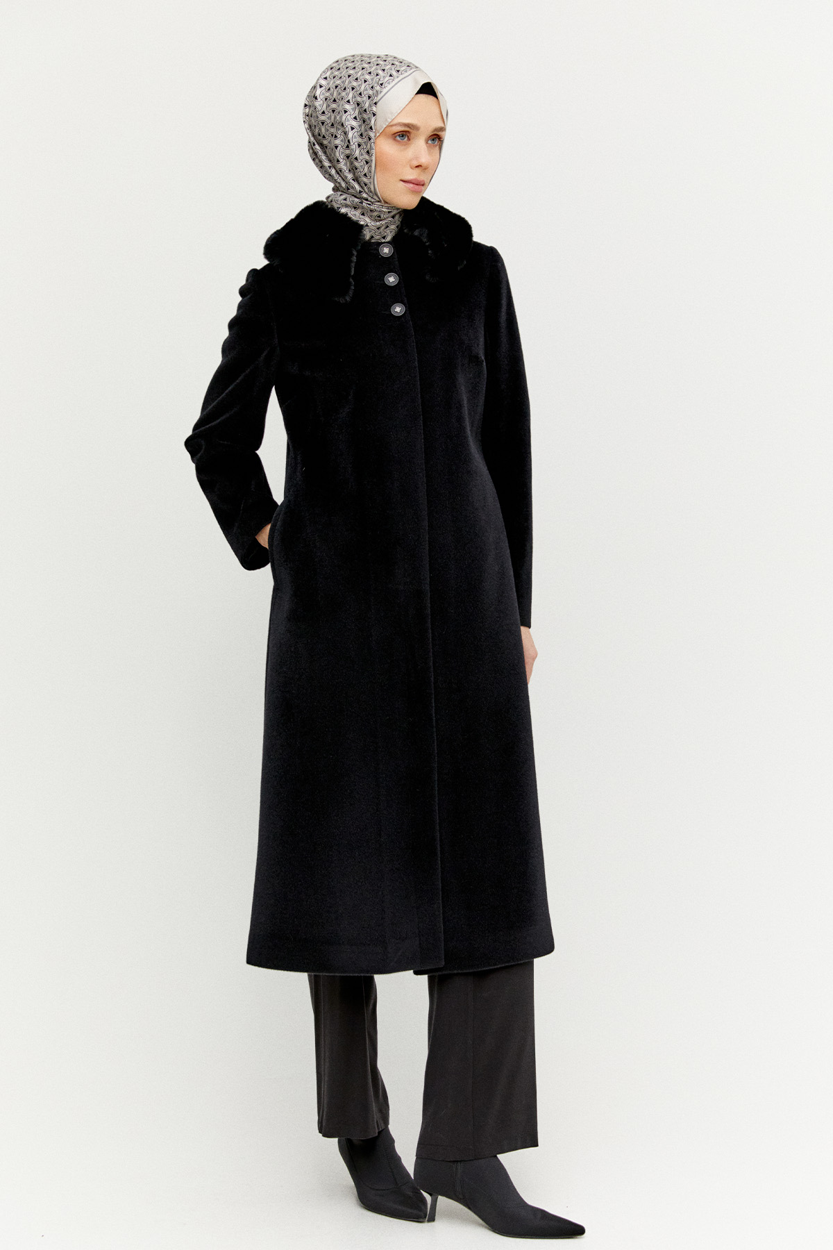 Çıkarılabilir Kürklü Kaşe Kaban, Tesettür Giyim