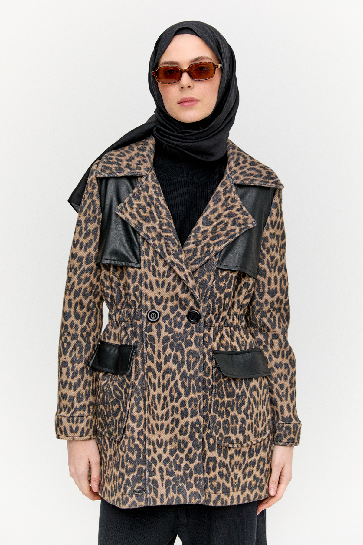 Suni Deri Kombinli Leopar Kaban, Tesettür Giyim