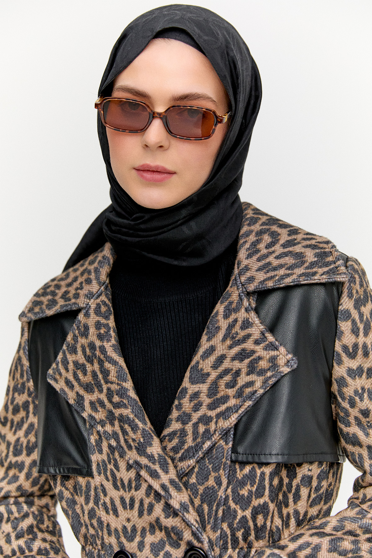 Suni Deri Kombinli Leopar Kaban, Tesettür Giyim