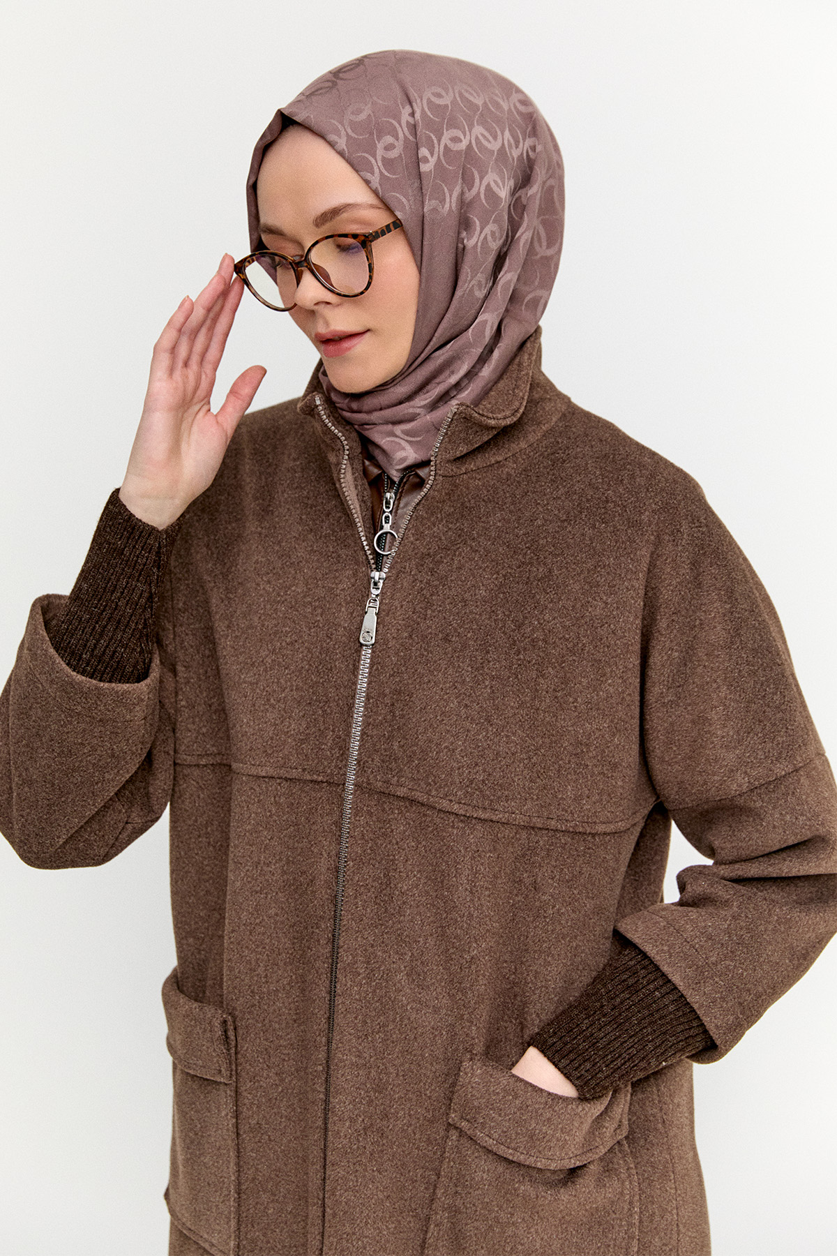 Yüksek Yakalı Kaşe Kaban, Tesettür Giyim