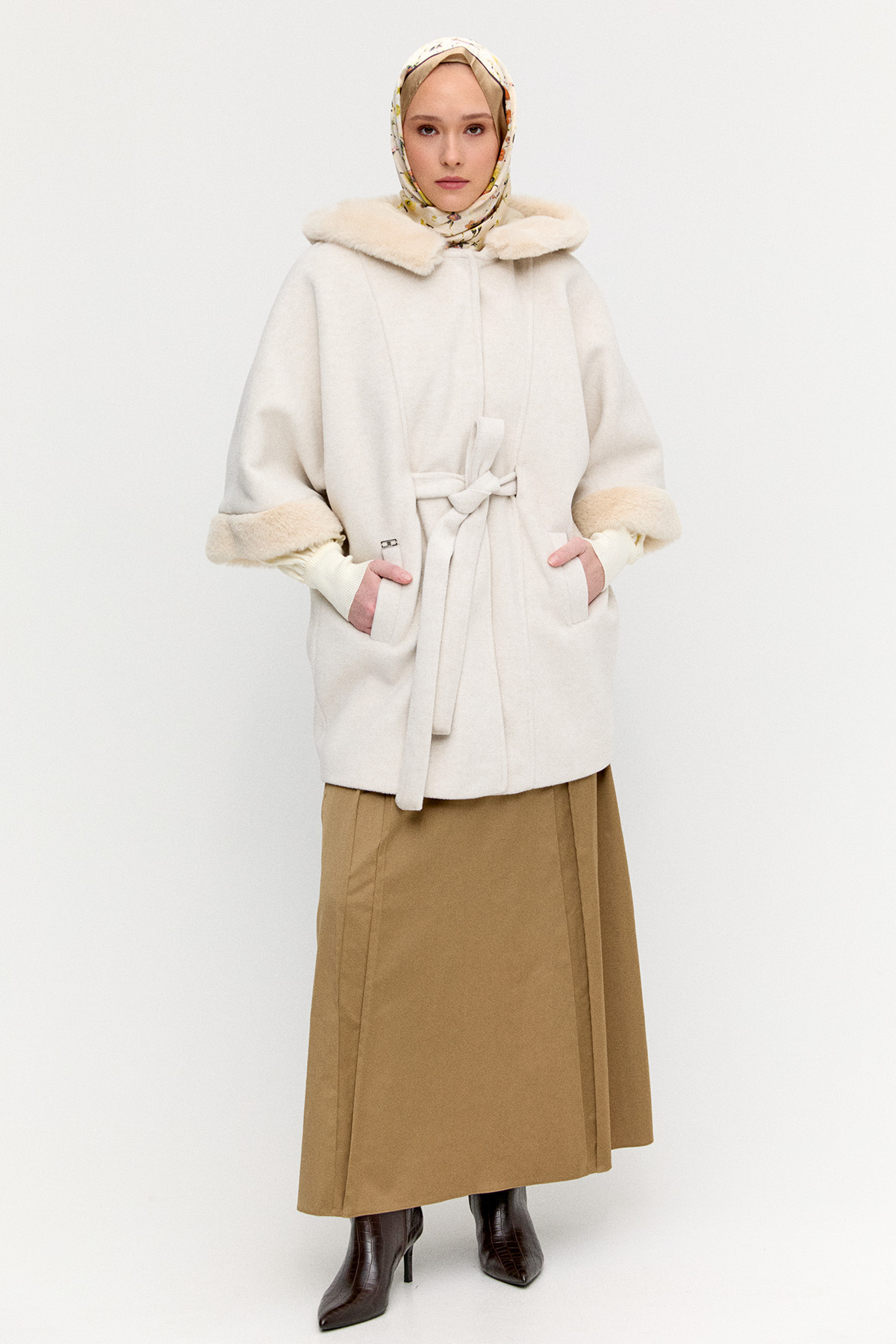 Kapüşonlu Kuşaklı Kaşe Kaban, Tesettür Giyim