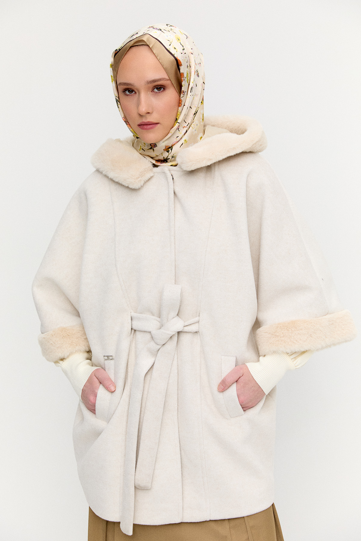 Kapüşonlu Kuşaklı Kaşe Kaban, Tesettür Giyim