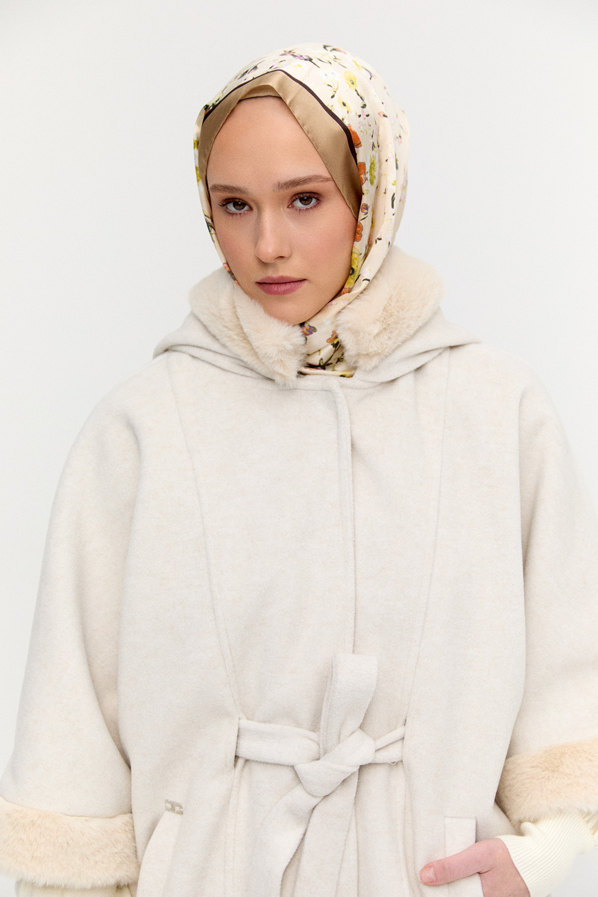 Kapüşonlu Kuşaklı Kaşe Kaban, Tesettür Giyim