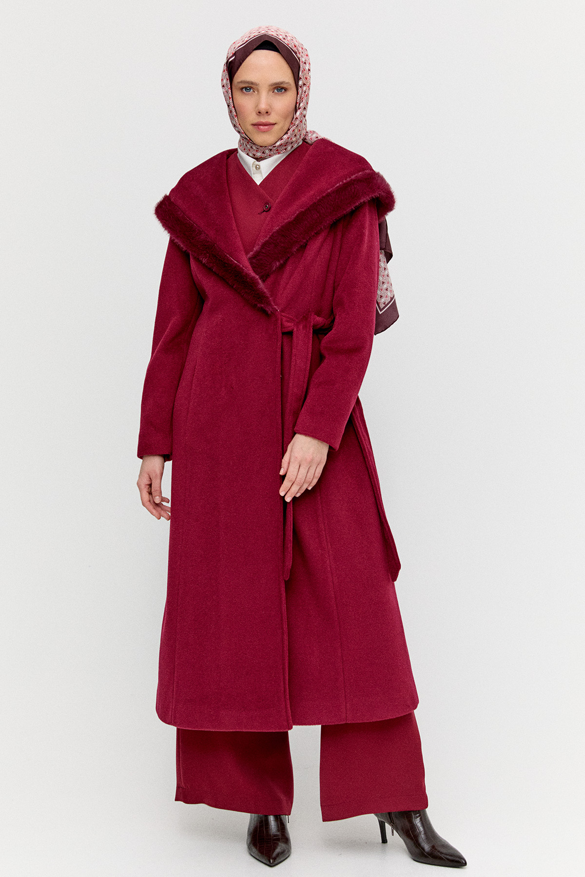 Suni Kürk Kapüşonlu Kuşaklı Kaban, Tesettür Giyim