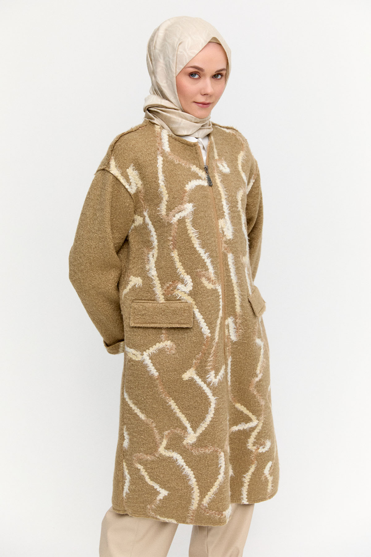 Desenli Fermuarlı Dokulu Kaban, Tesettür Giyim
