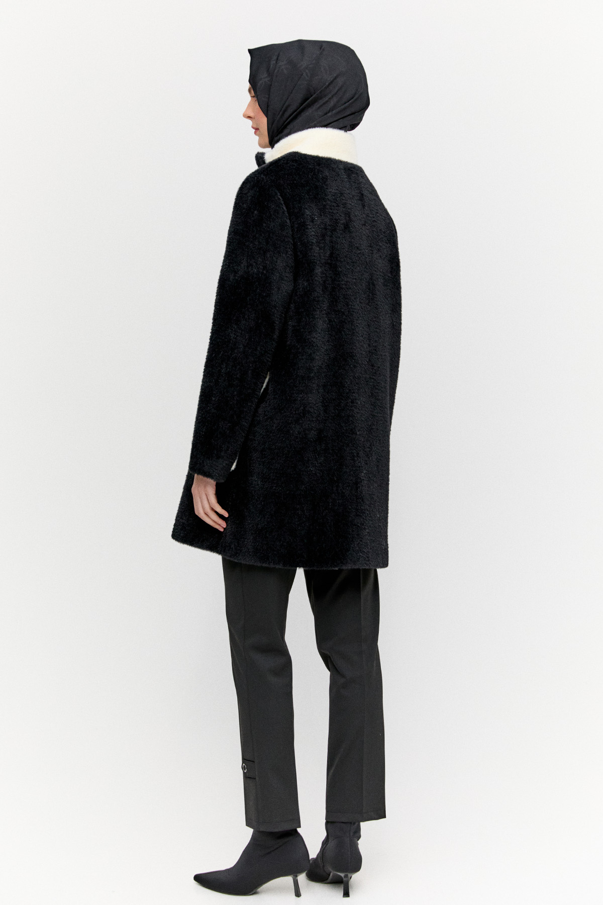 Fermurlı Yüksek Yaka Kaban, Tesettür Giyim