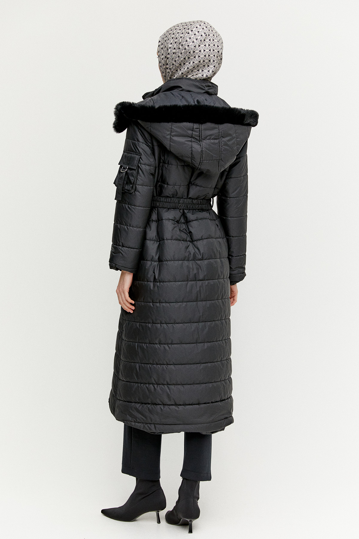 Seyyar Kapüşonlu Kapitone Kaban, Tesettür Giyim