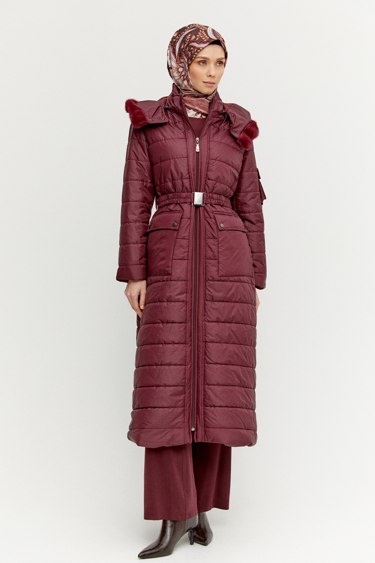 Seyyar Kapüşonlu Kapitone Kaban, Tesettür Giyim