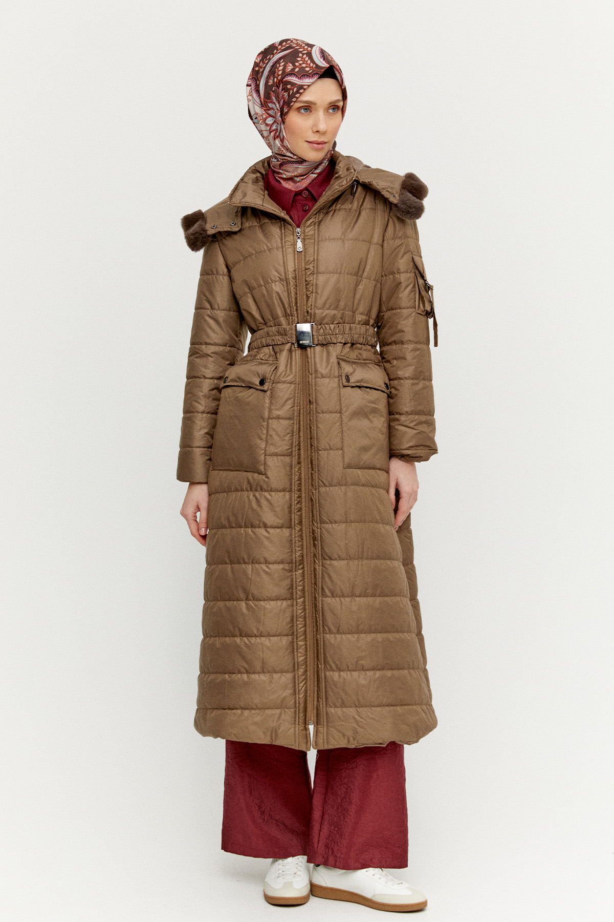 Seyyar Kapüşonlu Kapitone Kaban, Tesettür Giyim