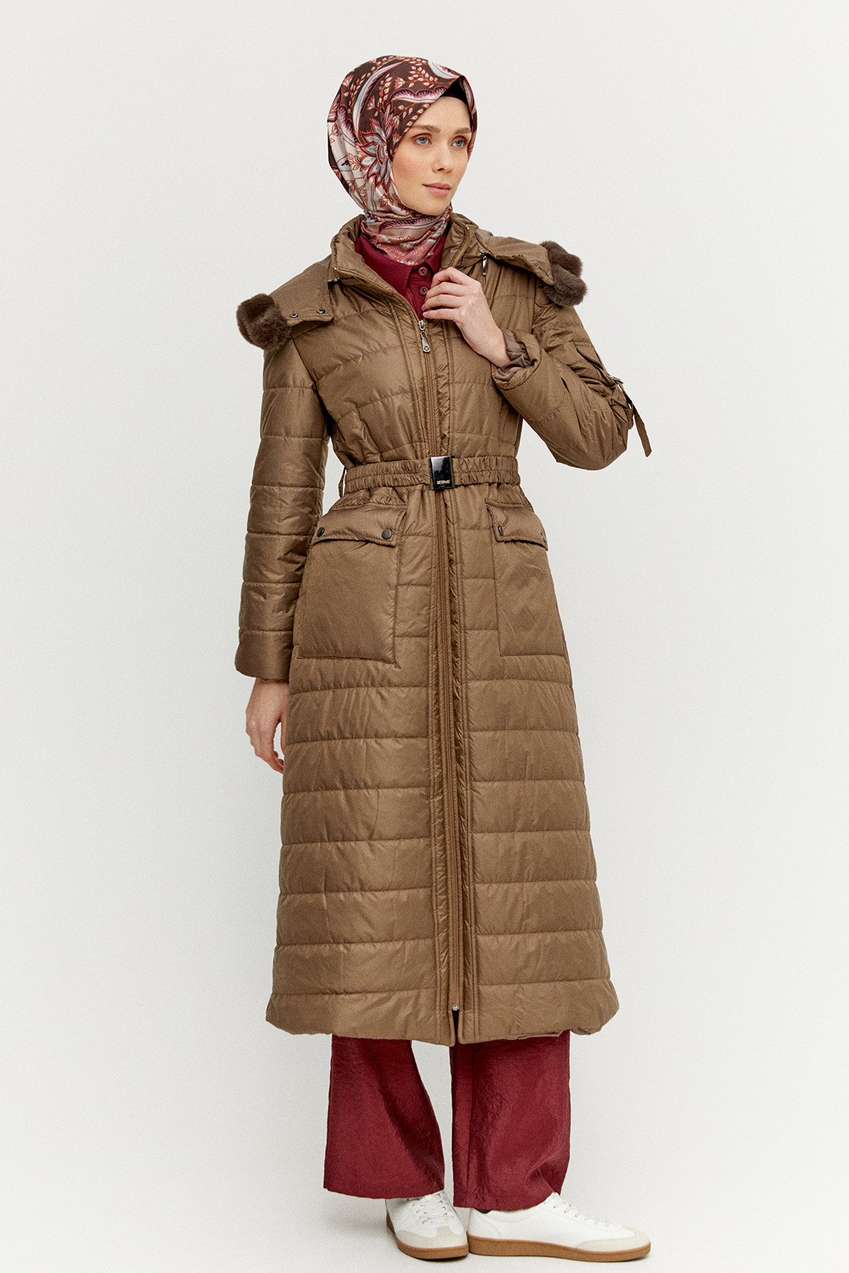 Seyyar Kapüşonlu Kapitone Kaban, Tesettür Giyim