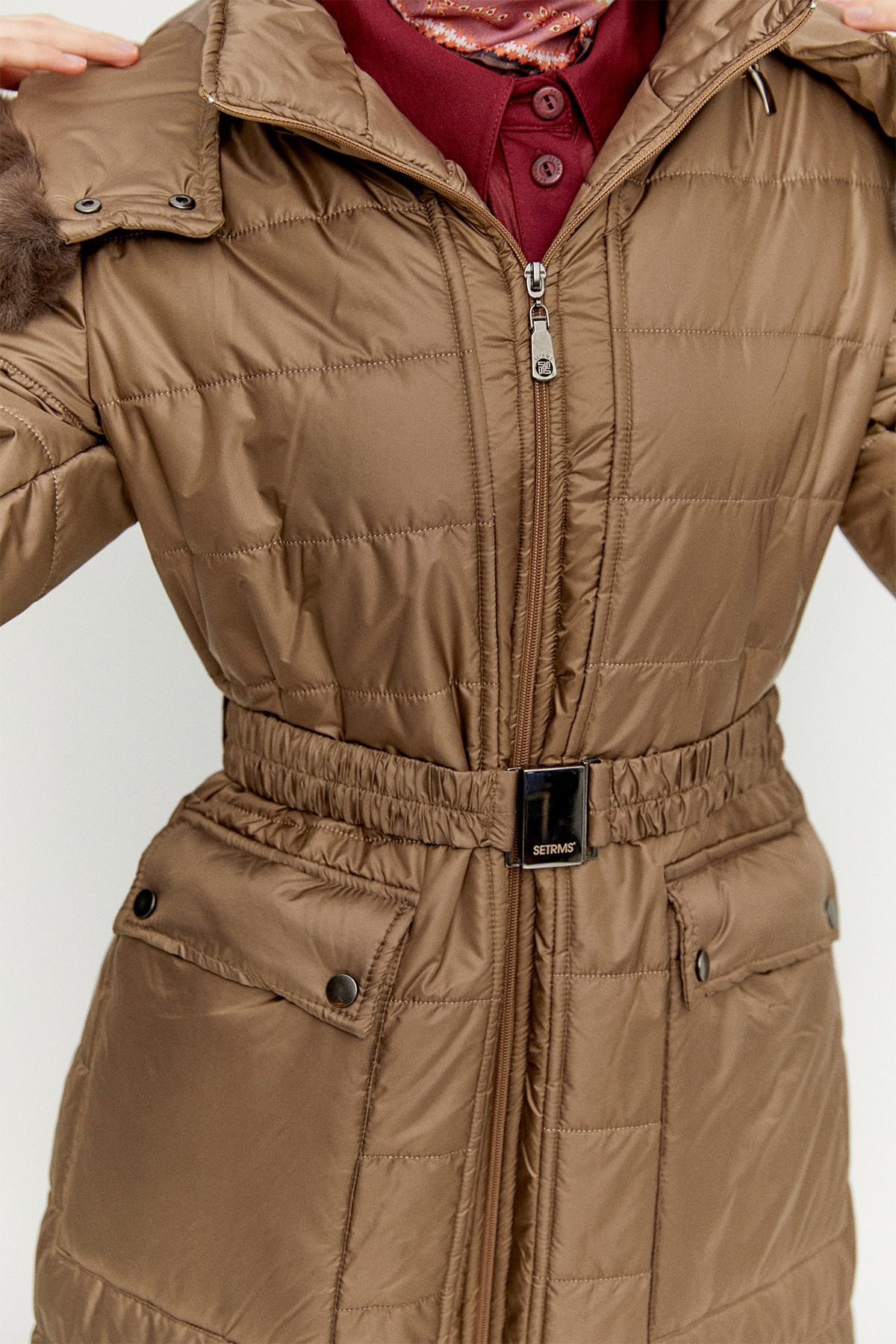 Seyyar Kapüşonlu Kapitone Kaban, Tesettür Giyim