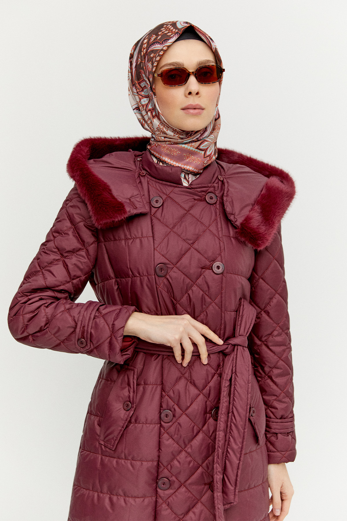 Kuşaklı Seyyar Kapüşonlu Şişme Kaban, Tesettür Giyim